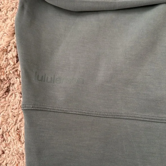 lululemon Perfectly Oversized Crop Crew - Picture 4 of 7